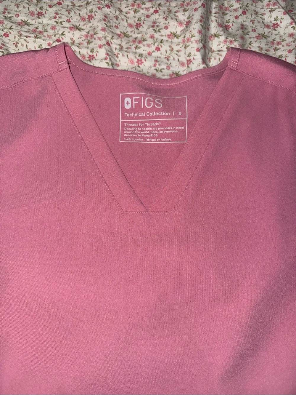 Figs Chalk Pink Scrub Set - Picture 3 of 8